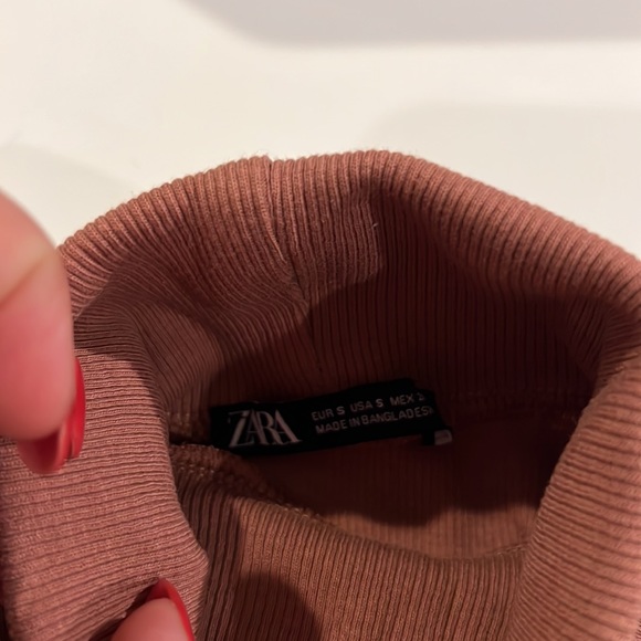 ZARA turtleneck tank top - Picture 2 of 2